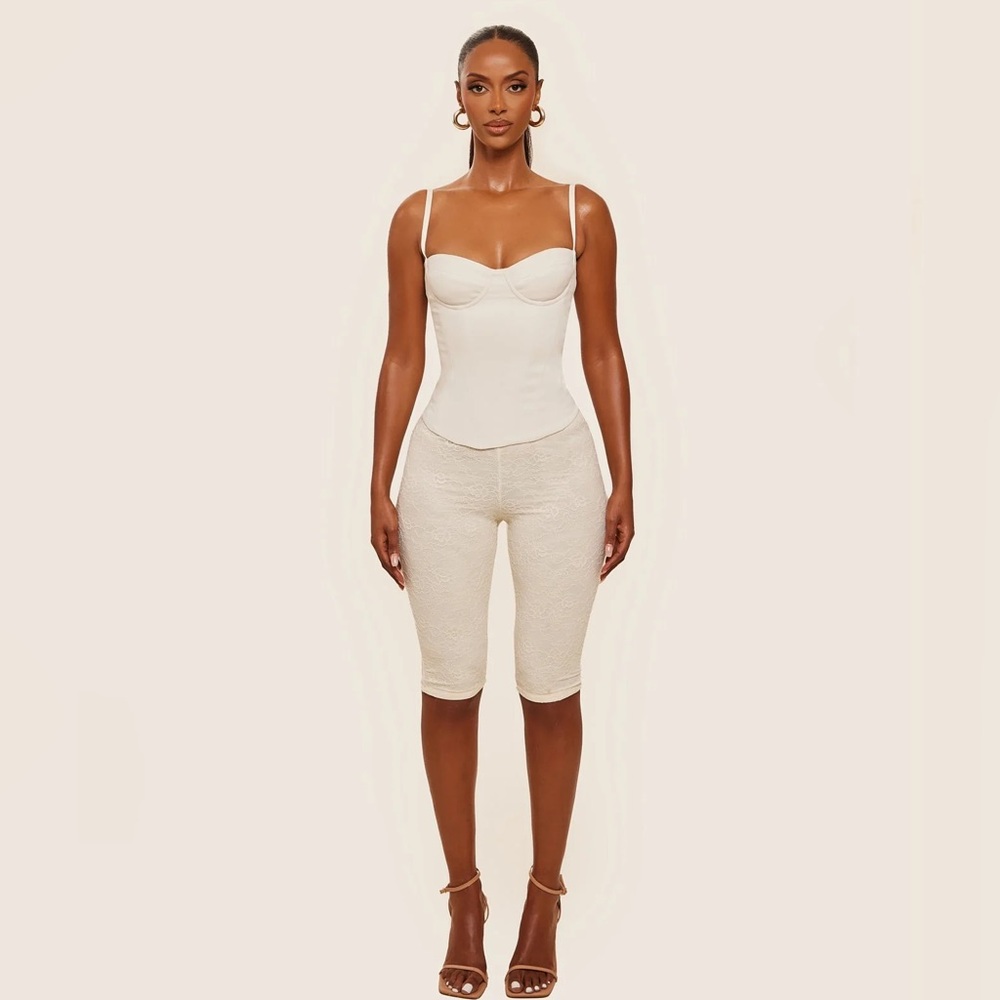 Mars the label everly set